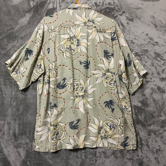 Vintage Tommy Bahama Hawaiian Shirt Short Sleeve Button Up Palm Trees Floral - Picture 8 of 15